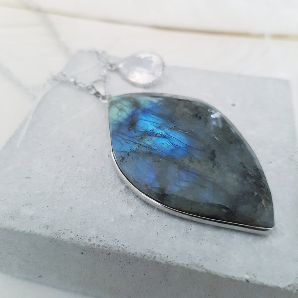 Adore Gemstone Collection - Magical Labradorite Eye Necklace