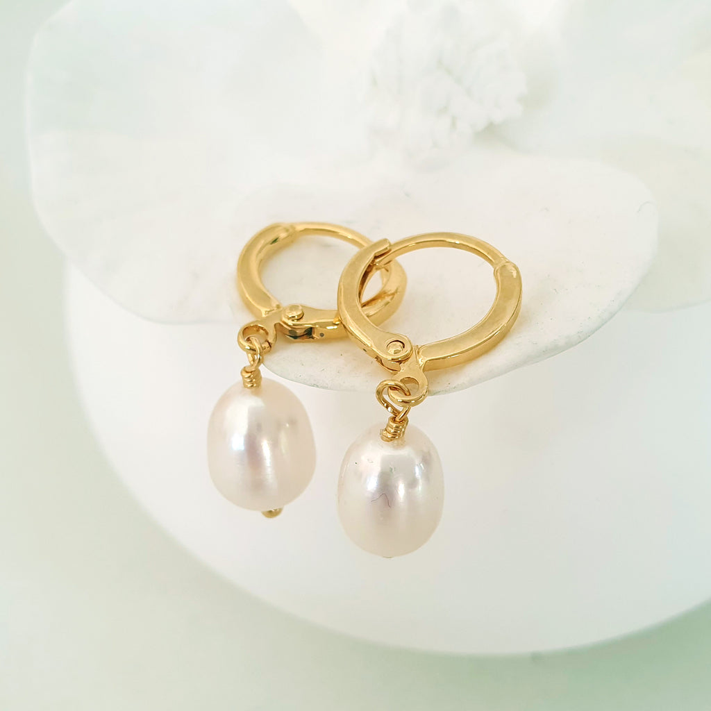 Glamorous Pearls Collection Earrings - Elongated Oval Freshwater Pearls Earrings
