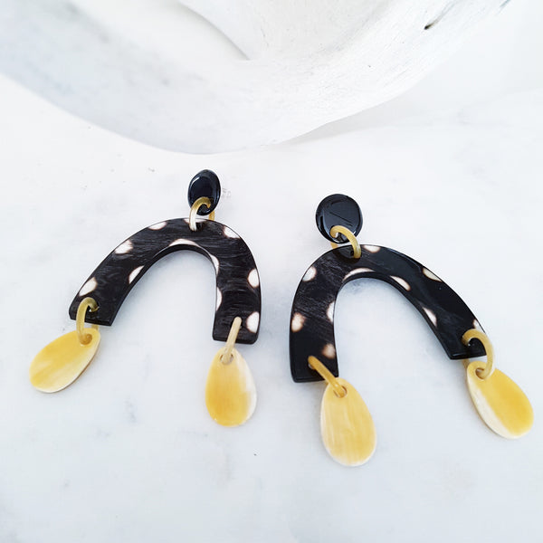 Charismatic Wanderlust Collection - Horn Earrings Spotted Rainbow Drop