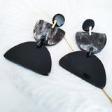 Charismatic Wanderlust Collection - Horn Earrings Hour Glass